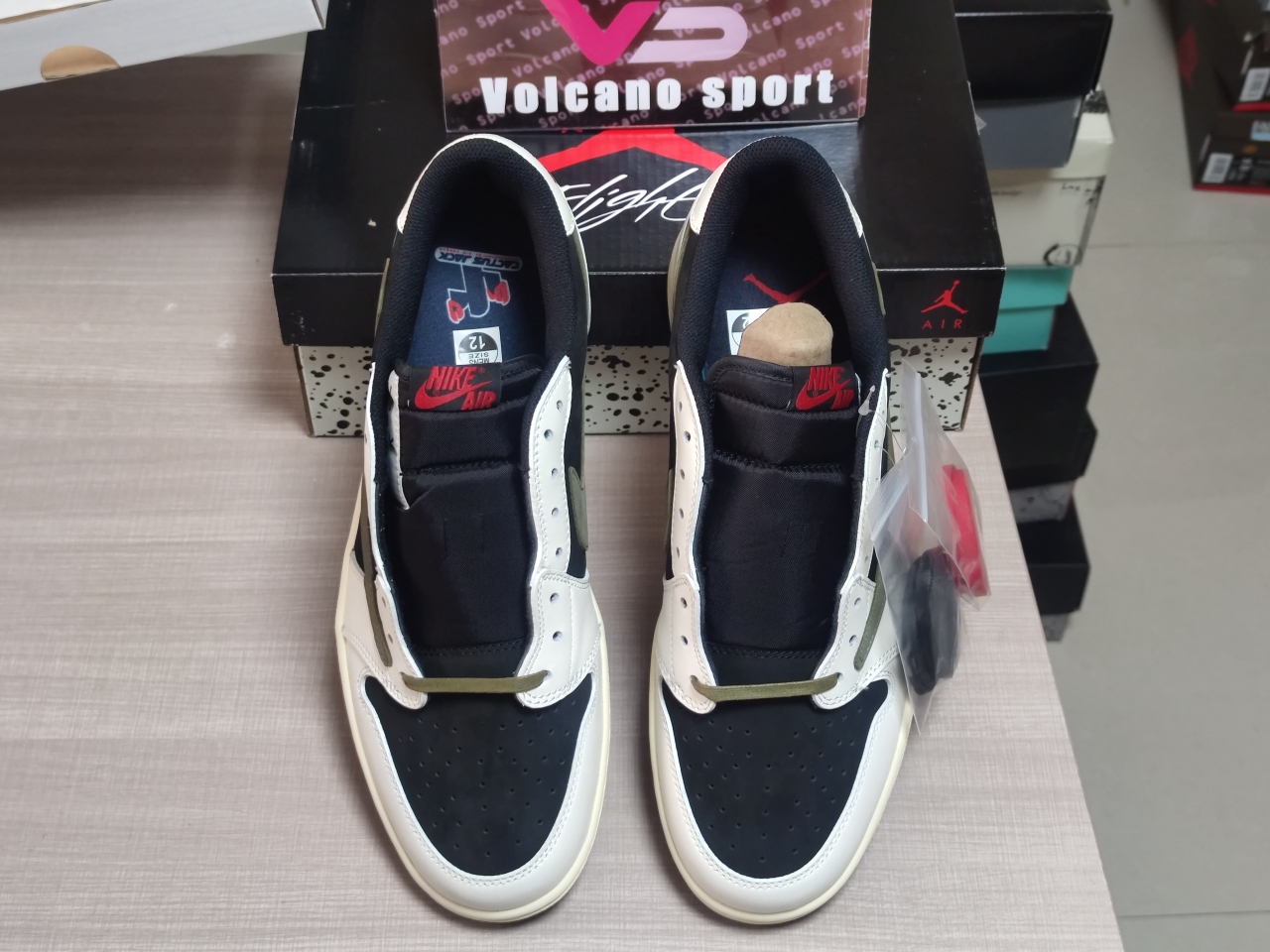 Jordan 1 Retro Low OG SP Travis Scott Olive DZ4137 106