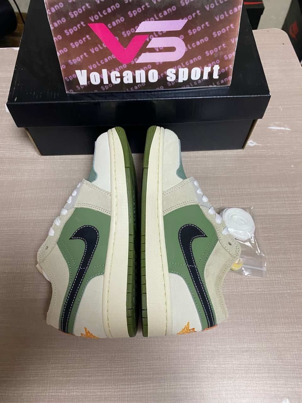 Jordan 1 Low SE Craft Light Olive FD6819-300