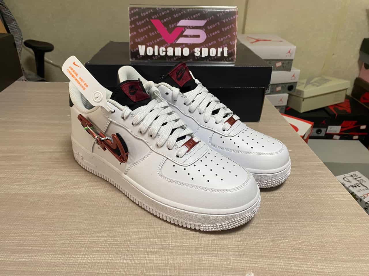 Air Force 1 Low Carabiner Swoosh Red DH7579-100