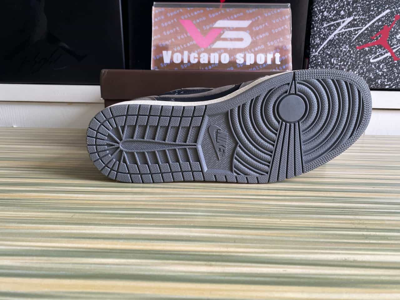 Jordan 1 Retro Low OG SP Travis Scott