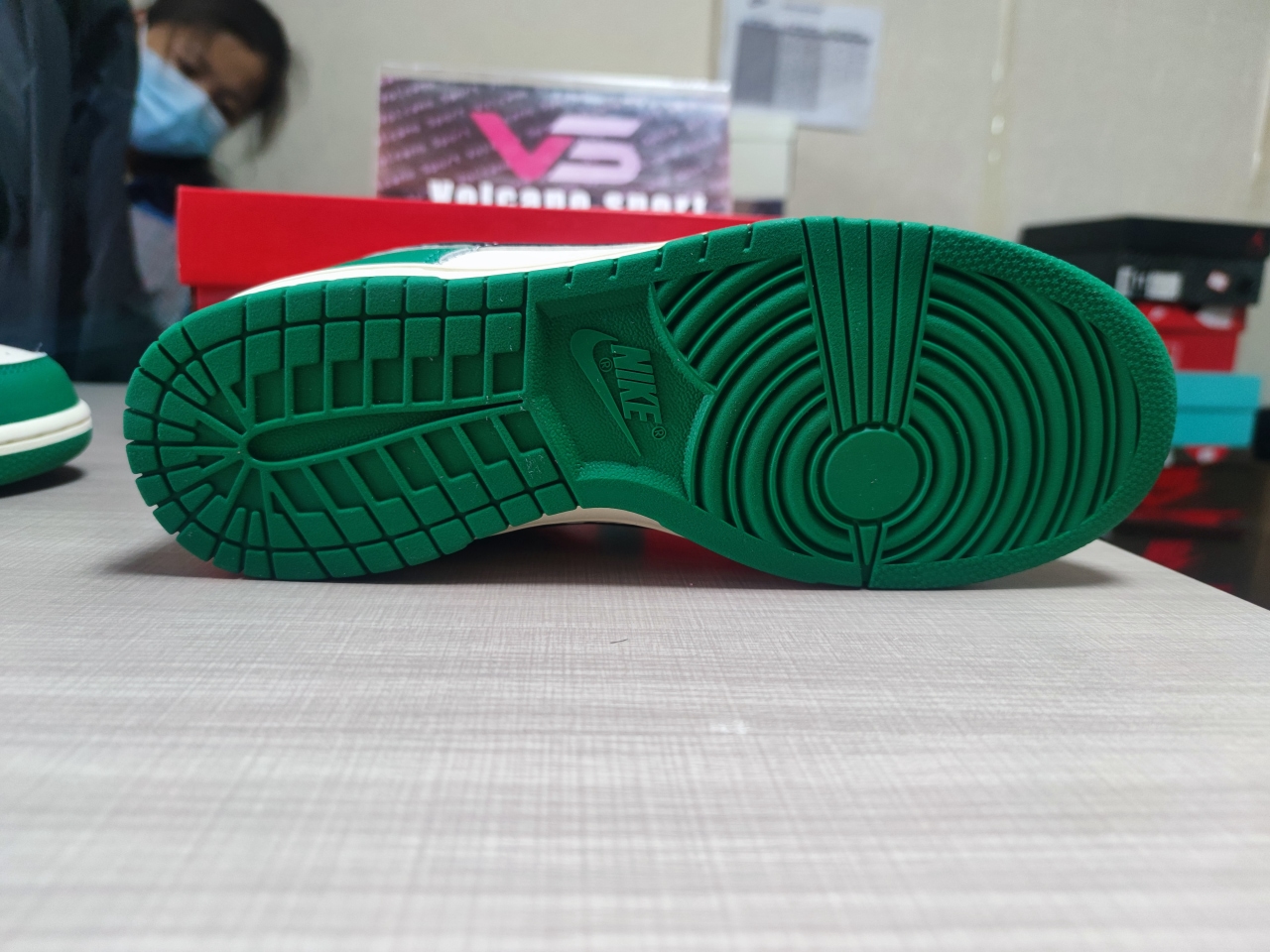 Dunk Low SE Lottery Pack Malachite Green DR9654-100