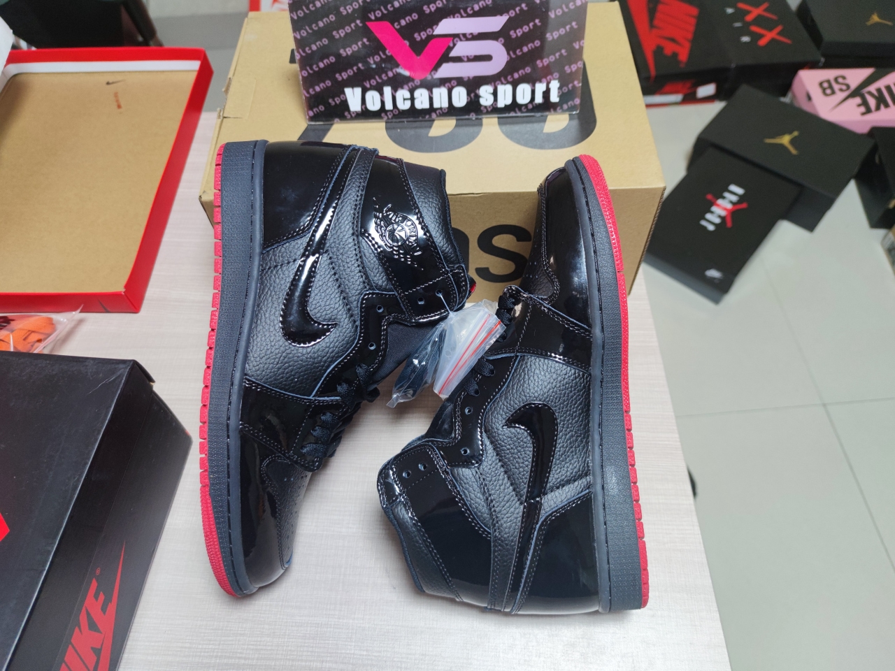 Jordan 1 High OG SP Gina CD7071-001