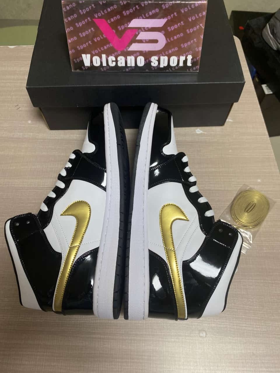 Jordan 1 Mid Patent Black White Gold 852542-007