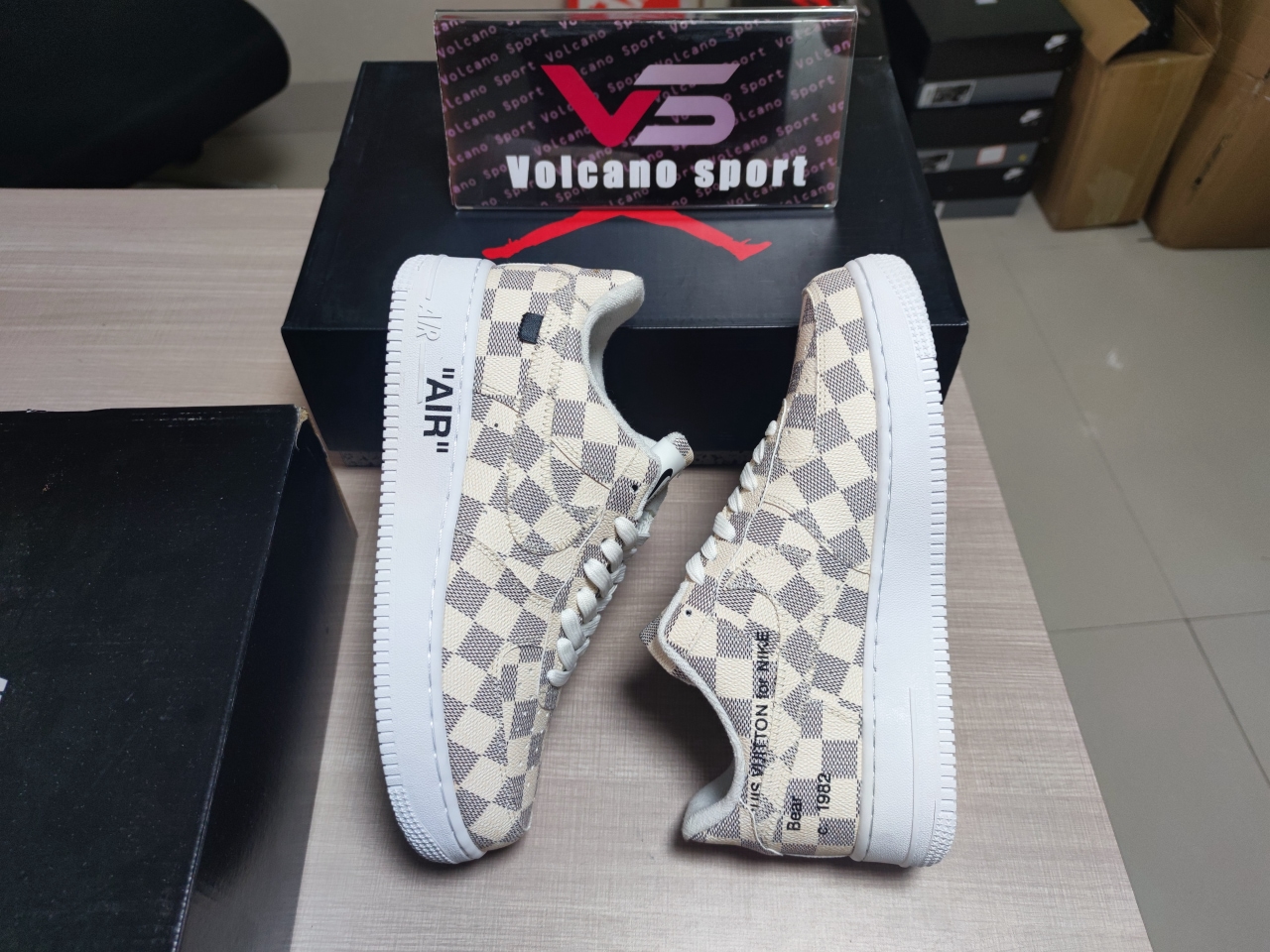 LV TRAIL SNEAKER x AF1