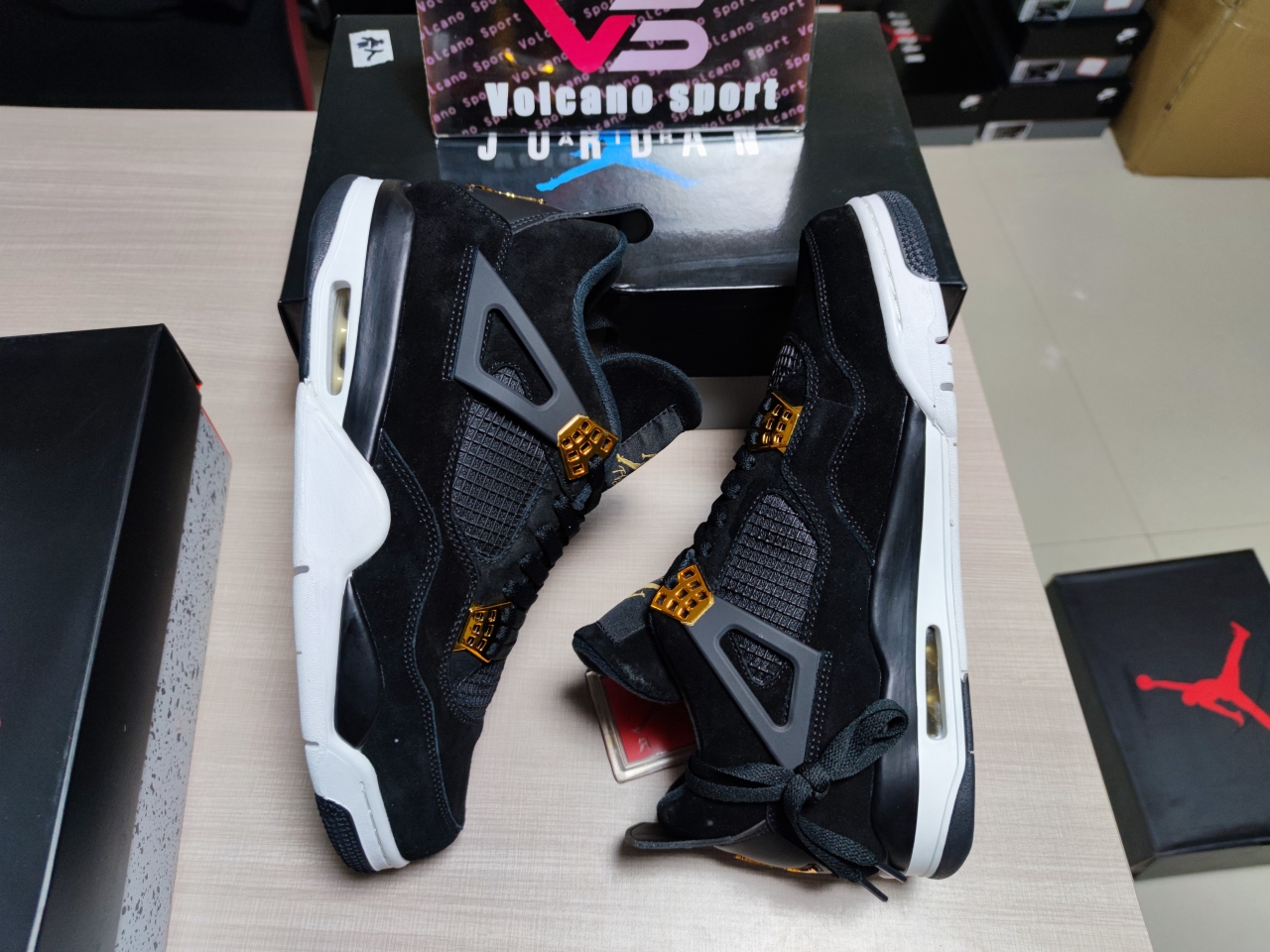 Jordan 4 Retro Royalty 308497 032