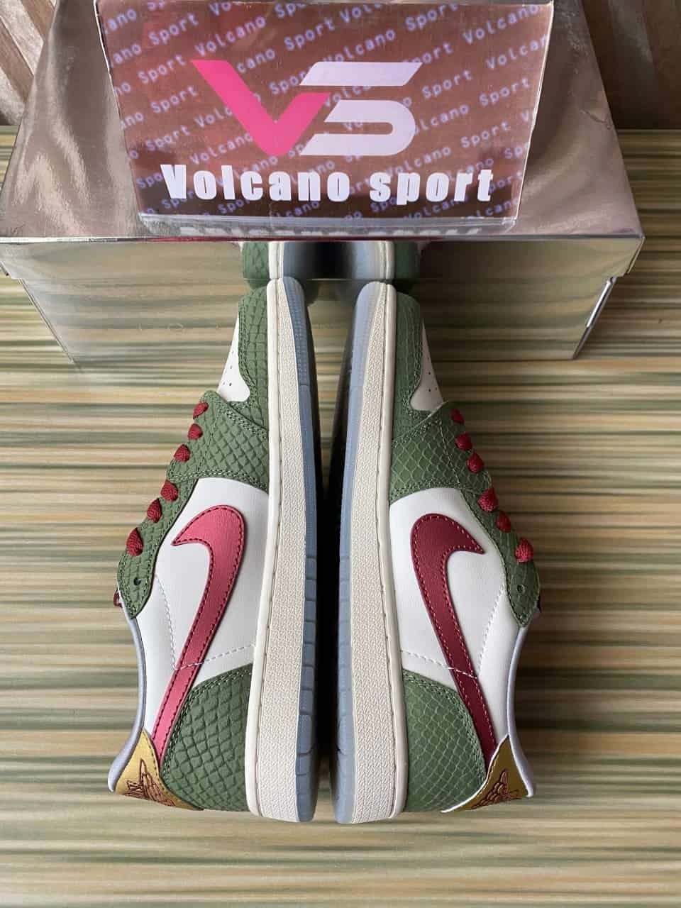 Jordan 1 Retro Low OG Year of the Dragon FN3727-100