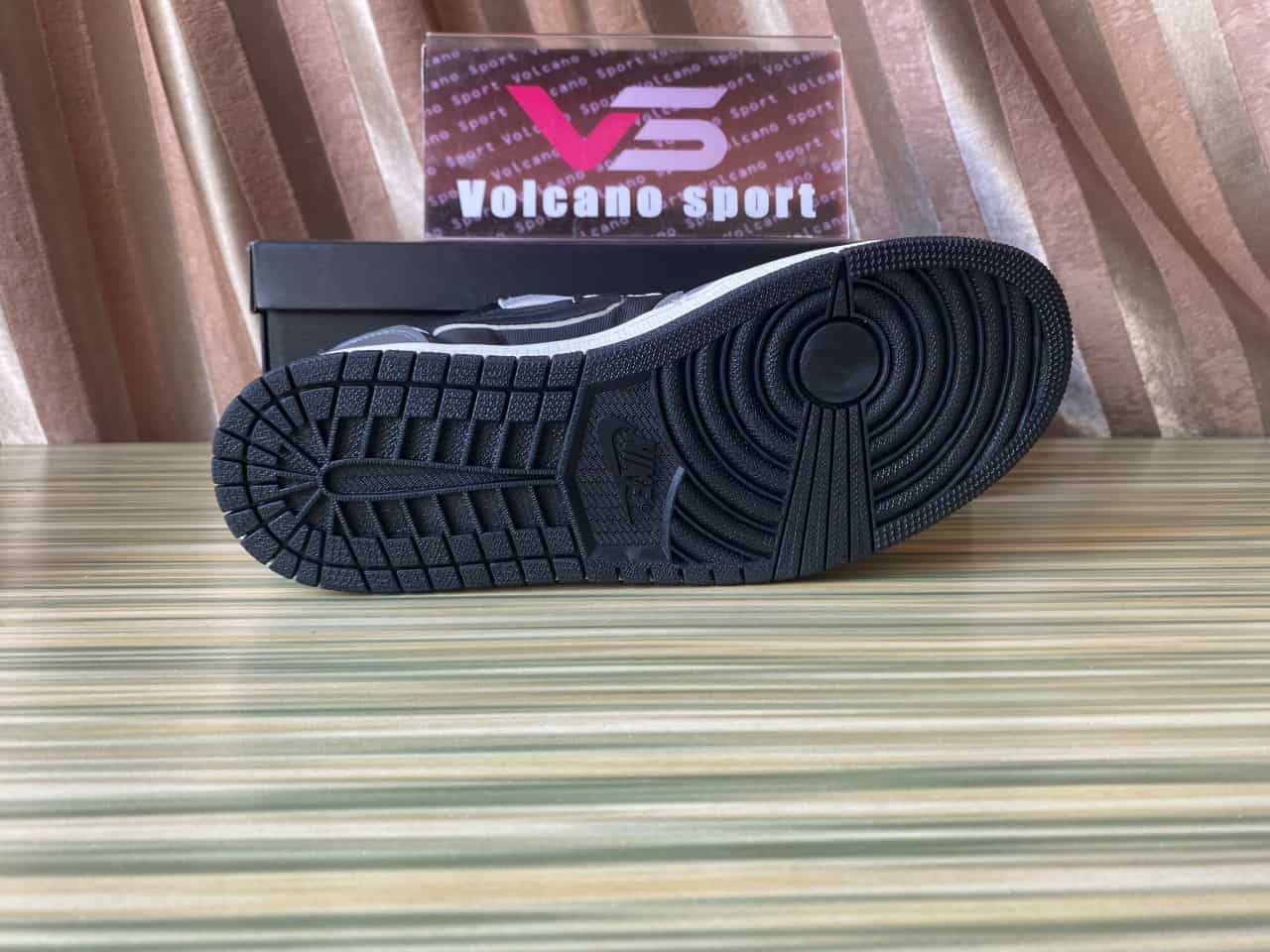 Jordan 1 Low OG EX Black Smoke Grey DV0982-006