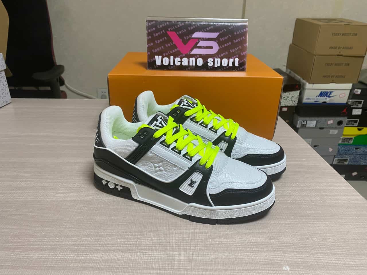 Louis Vuitton LV Trainer BLACK/WHITE