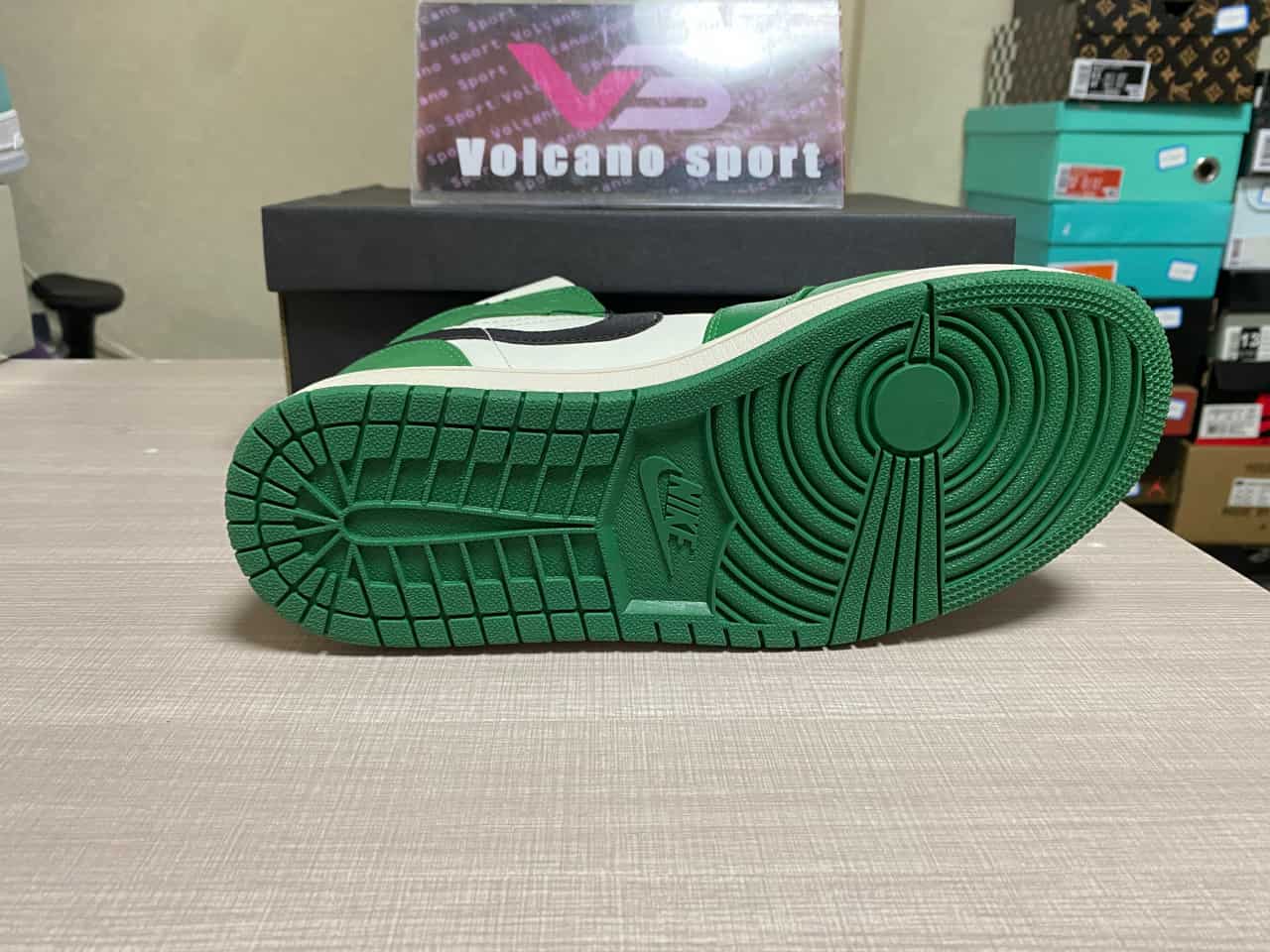 Jordan 1 Mid Pine Green 852542-301