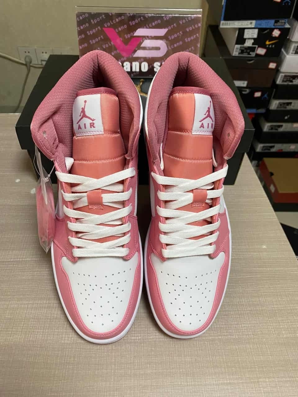 Jordan 1 Mid Valentine's Day DQ8423-616