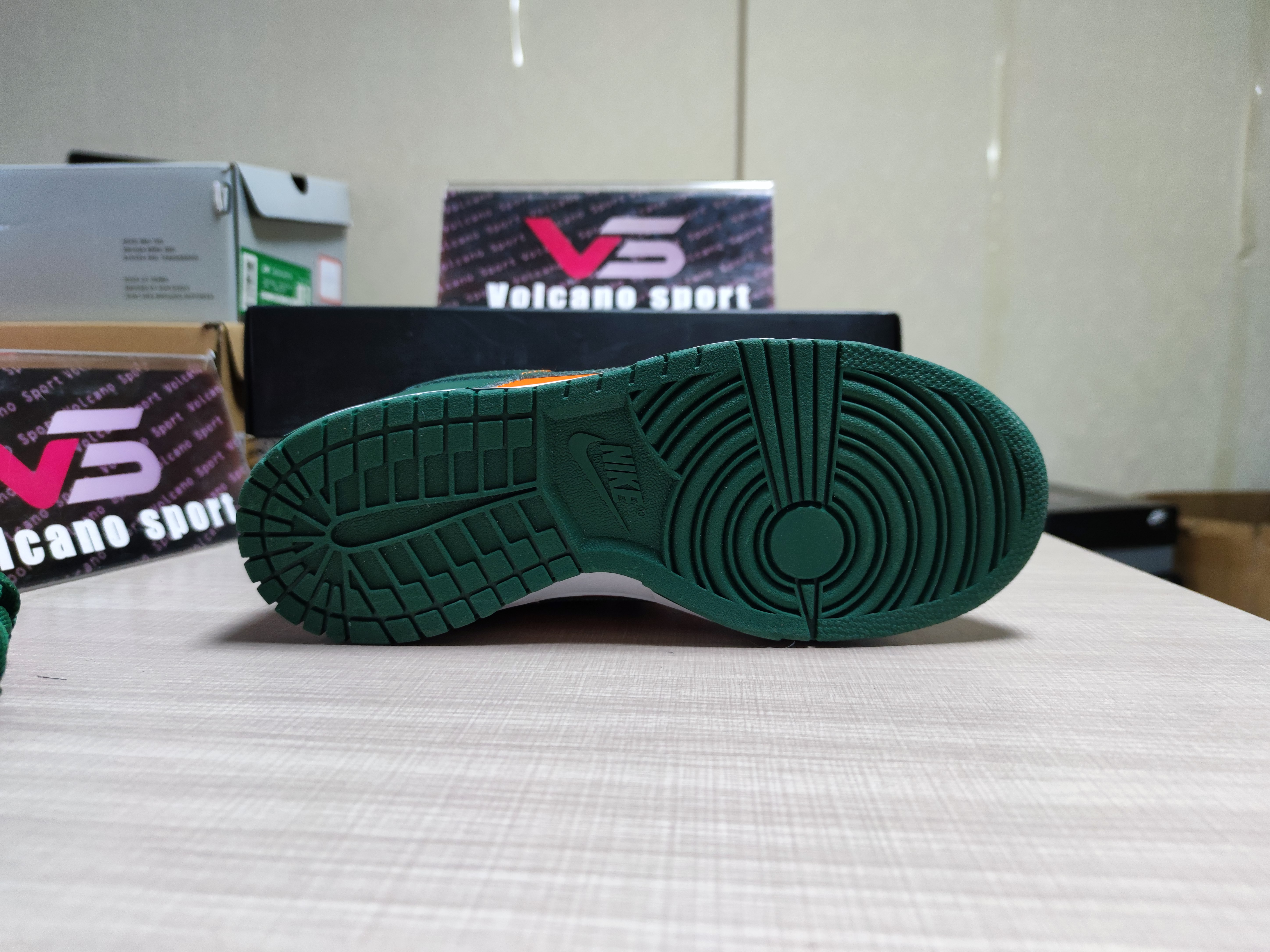 Dunk Low Retro Miami Hurricanes DD1391 300