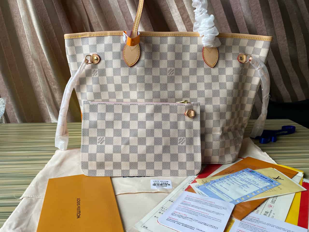 LV Neverfull Damier Azur GM Rose Ballerina Lining