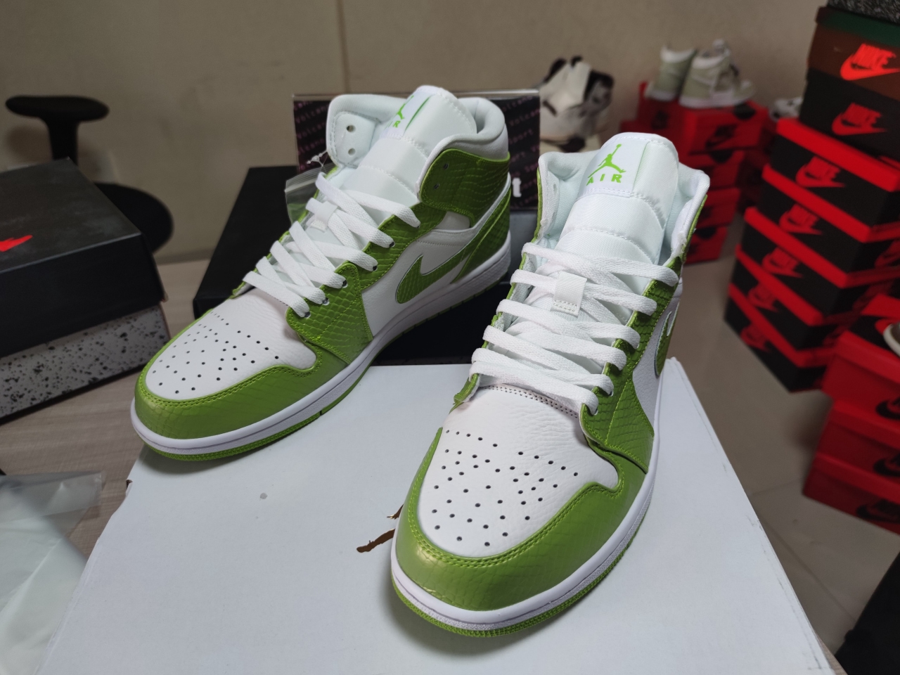 Jordan 1 Mid Green Python DV2959 113
