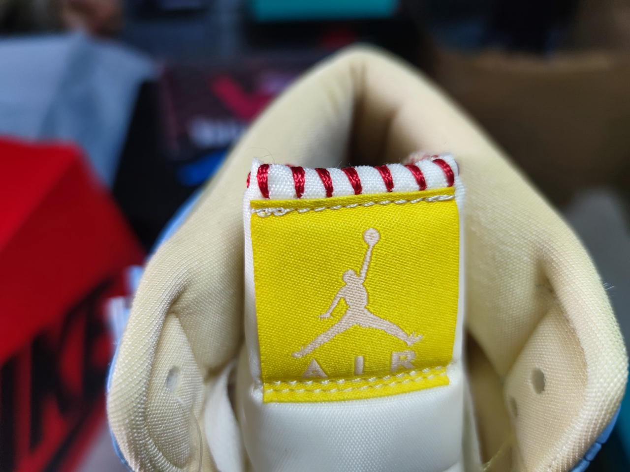 Jordan 1 Mid SE Fearless Maison Chateau Rouge