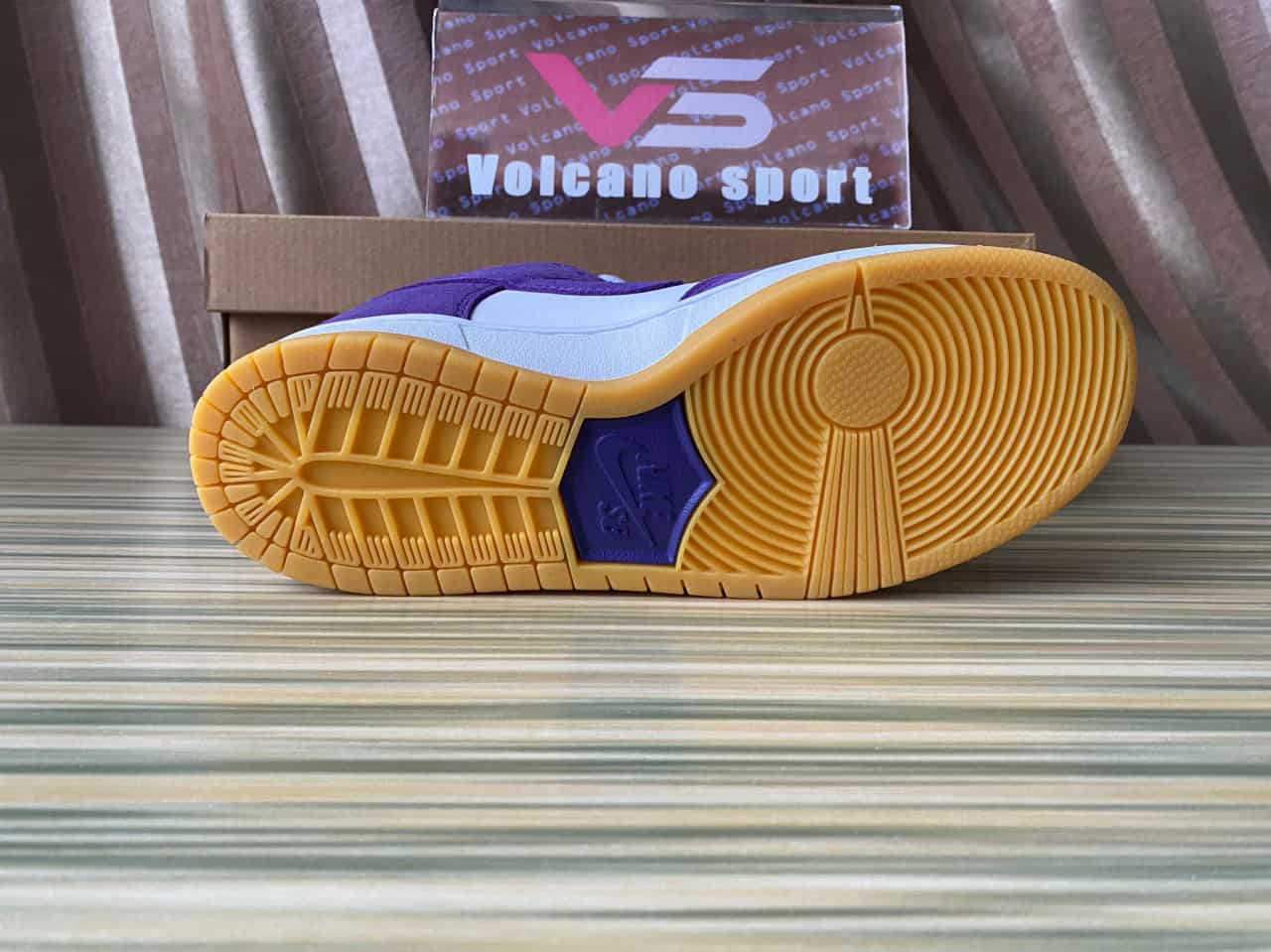 Nike SB Dunk Low Pro ISO Orange Label Court Purple DV5464-500