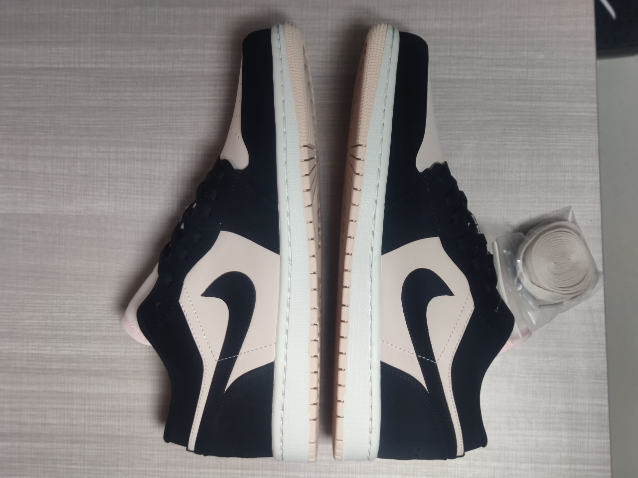 Jordan 1 Low Black Guava Ice DC0774-003