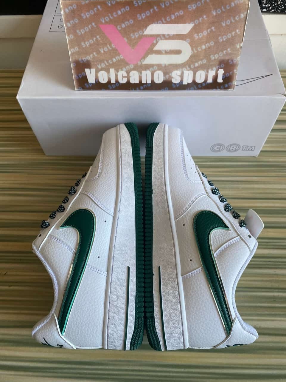 Air Force 1 Low White Dark Green AE1686-106