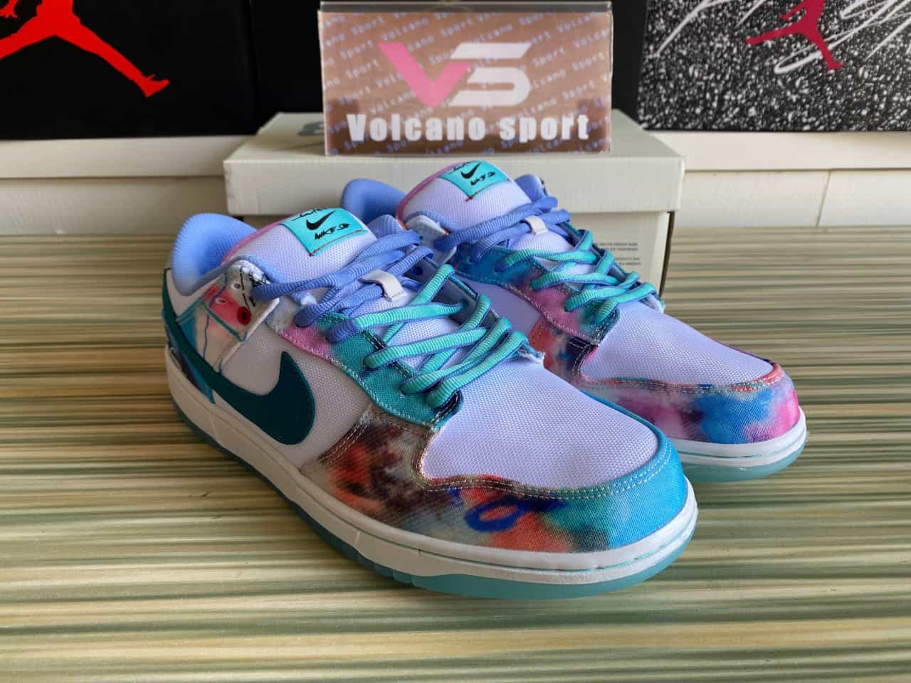 Dunk Low Futura Laboratories Bleached Aqua HF6061-400