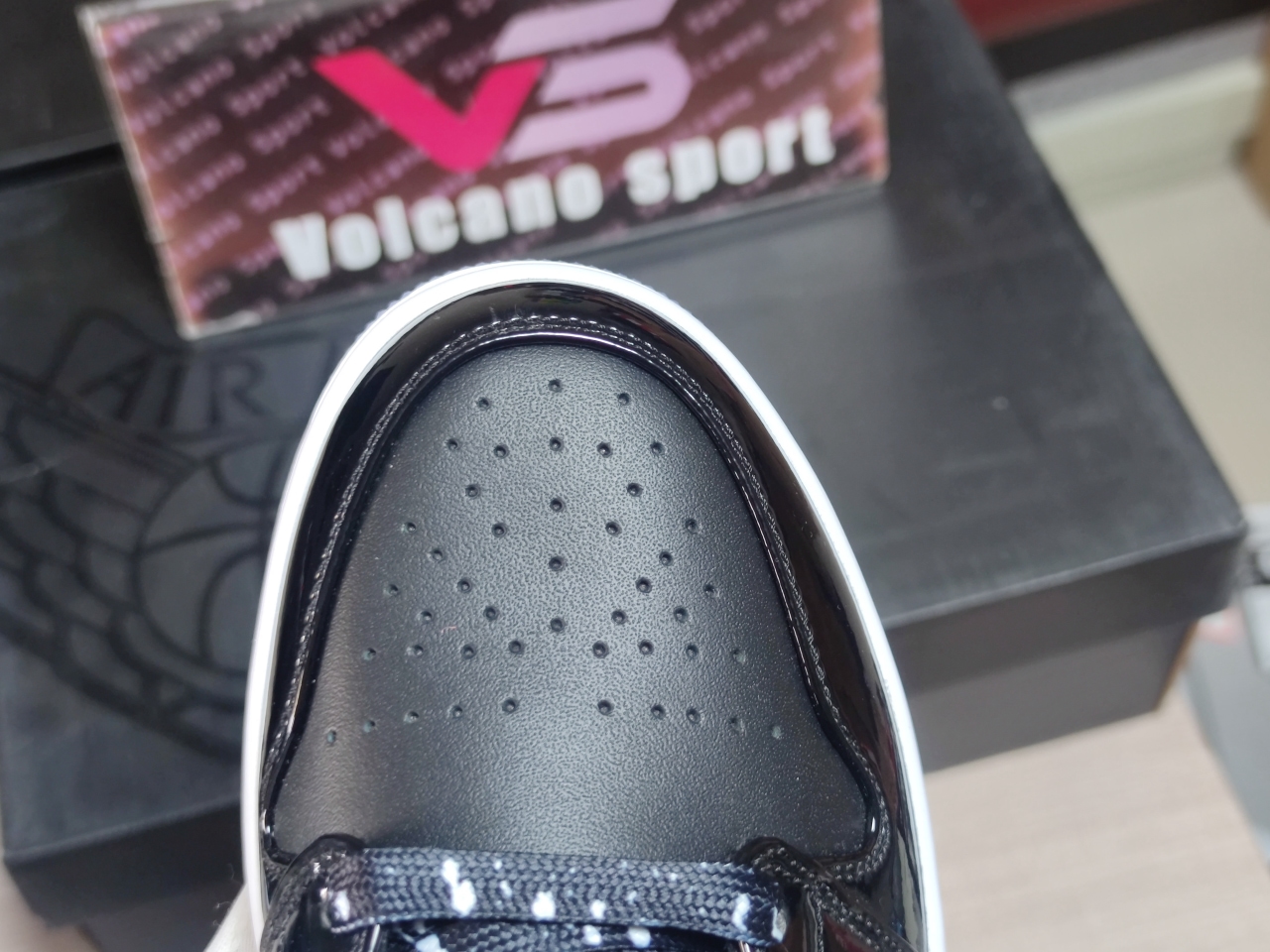 Jordan 1 Mid SE Space Jam DV1308 004