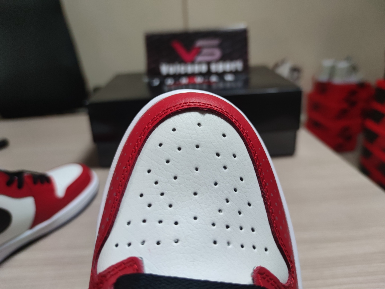 Jordan 1 Retro Spider-Man“Chicago Crystal” 555088-602