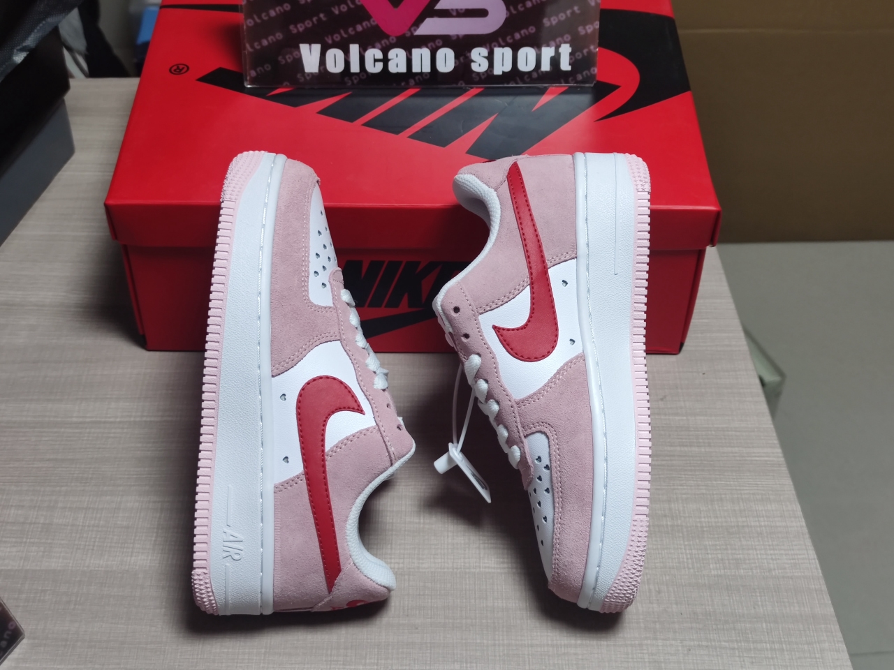 Air Force 1 Low '07 QS Valentine's Day Love Letter DD3384 600