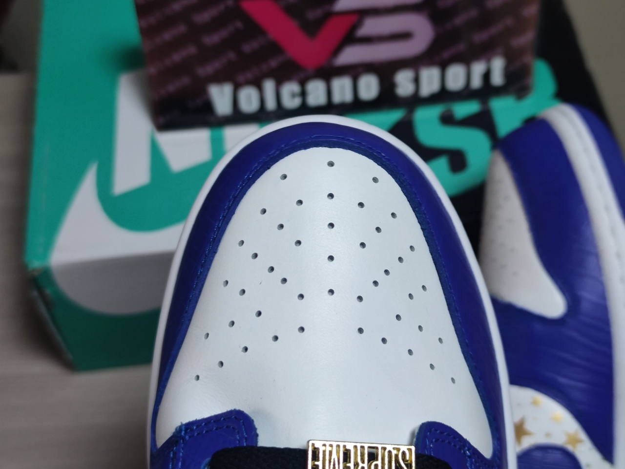 SB Dunk Low Supreme Stars Hyper Royal DH3228 100