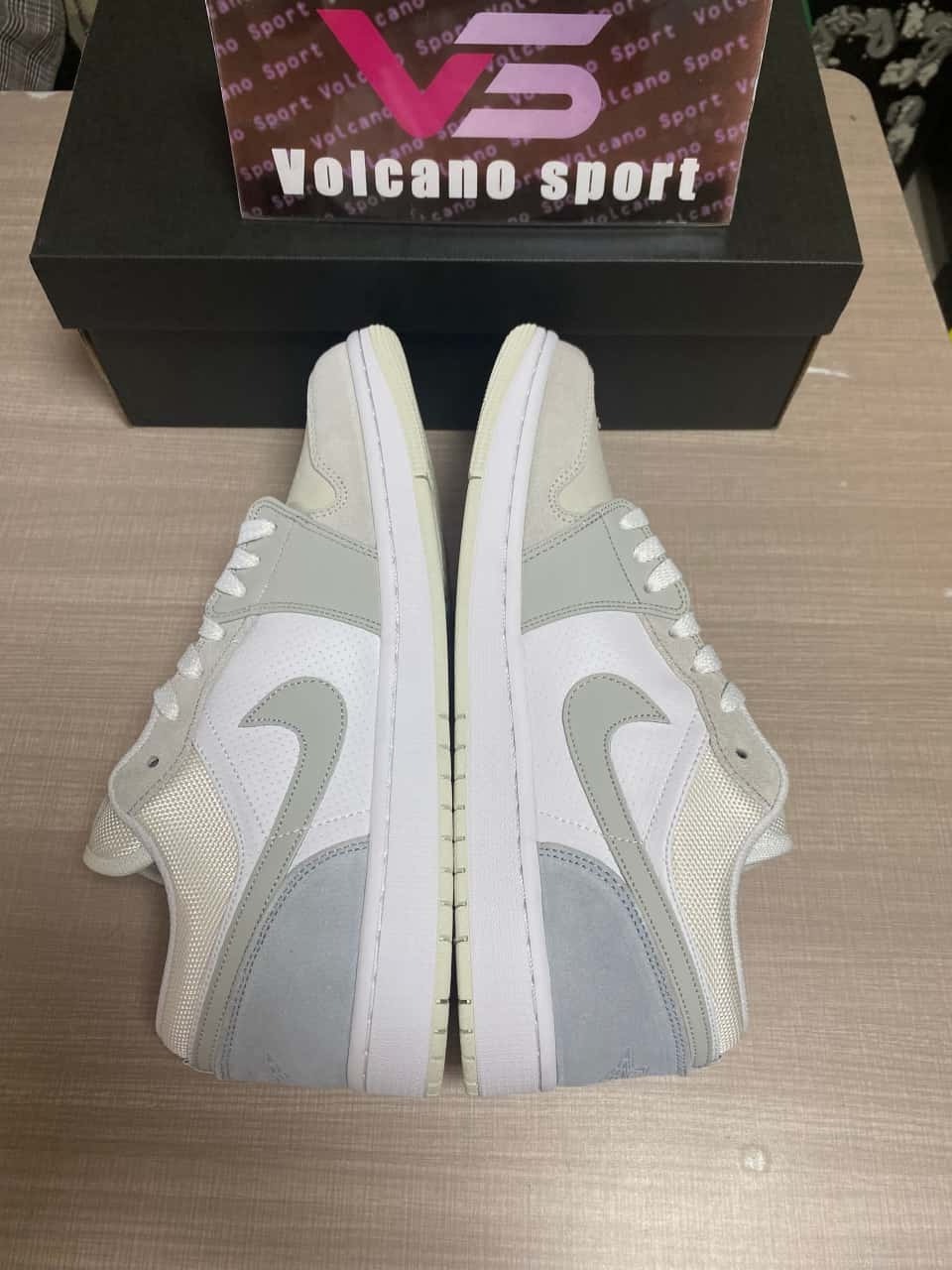 Jordan 1 Low Paris CV3043-100