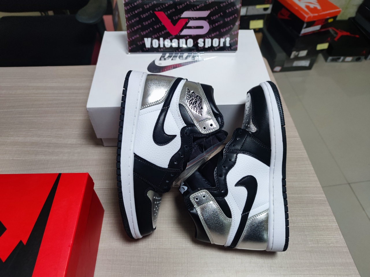 Jordan 1 Retro High Silver Toe CD0461 001