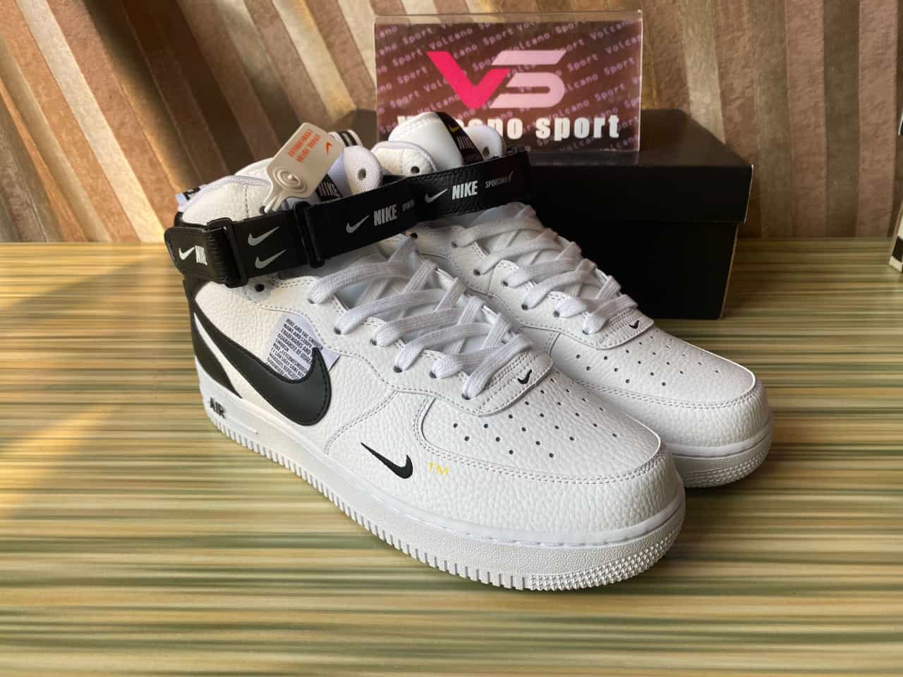 Air Force 1 Mid Utility White Black 804609-103