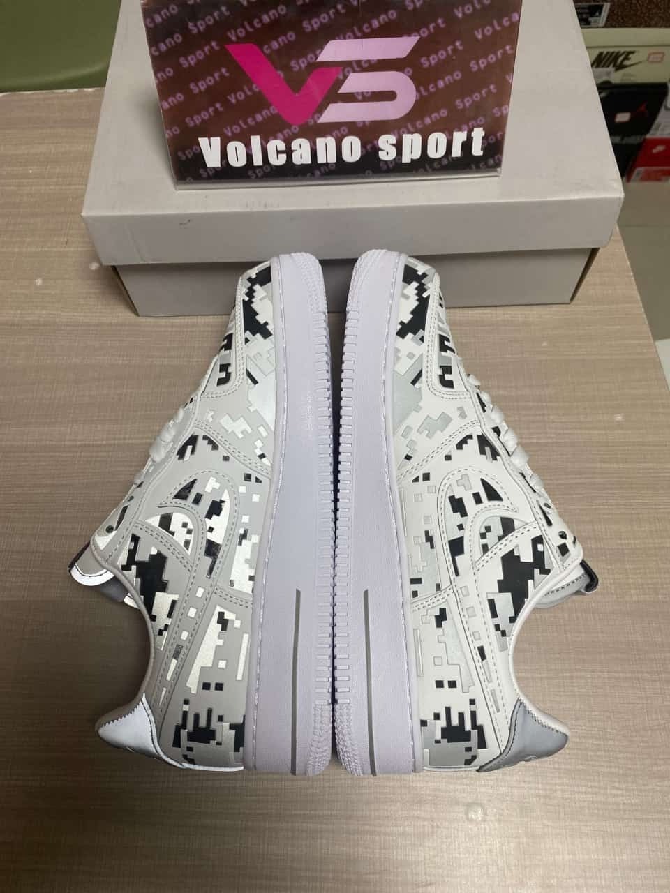 Air Force 1 Low Digi Camo 520505-100