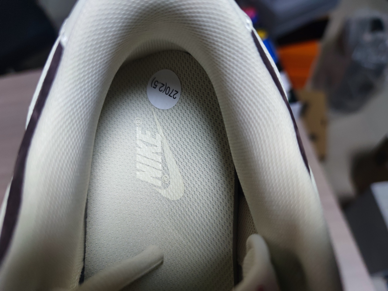 Dunk Low Beige Chocolate DN0068 226