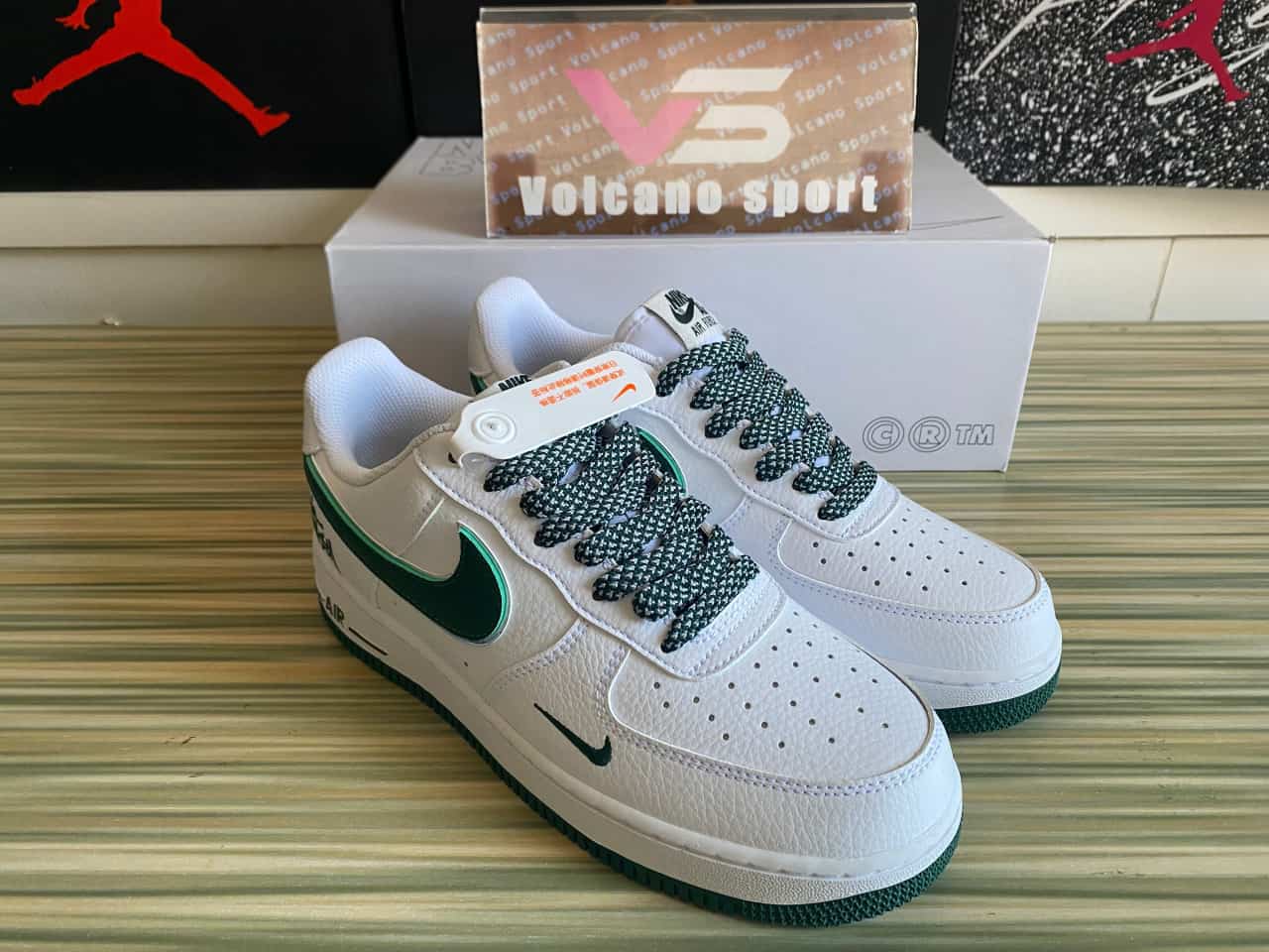 Air Force 1 Low White Dark Green AE1686-106