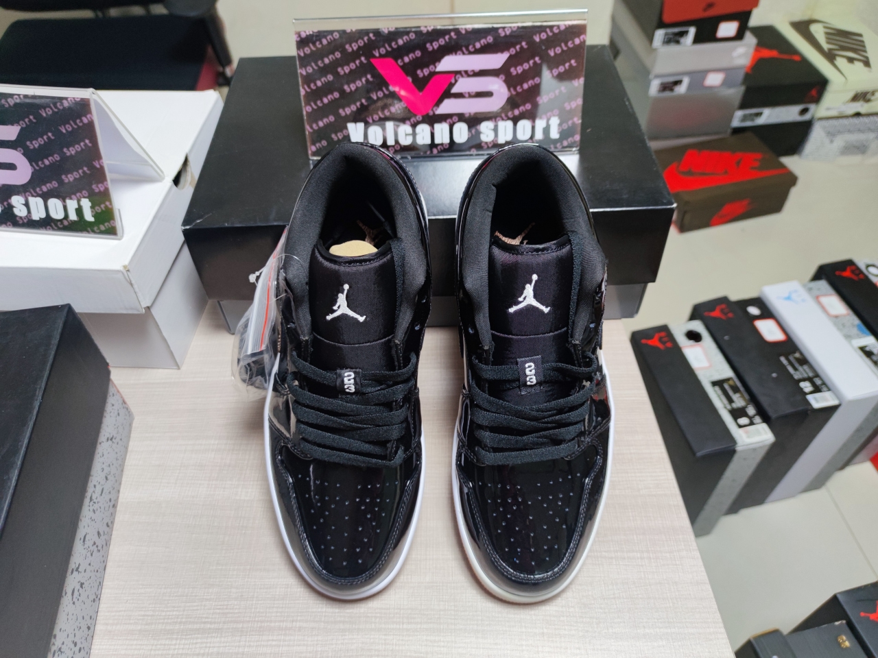 Jordan 1 Retro Low GG