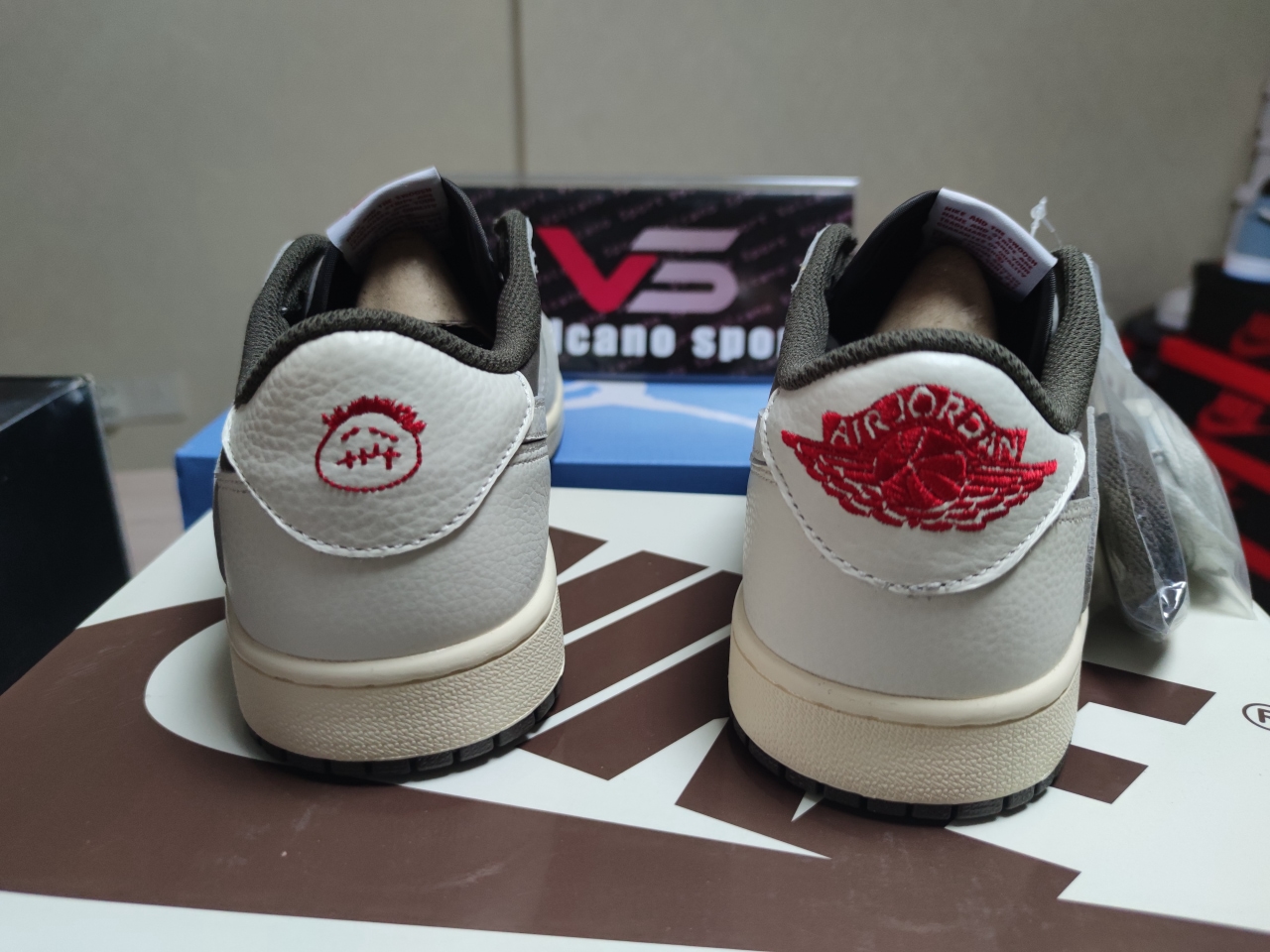 Travis Scott x Air Jordan 1 Low OG