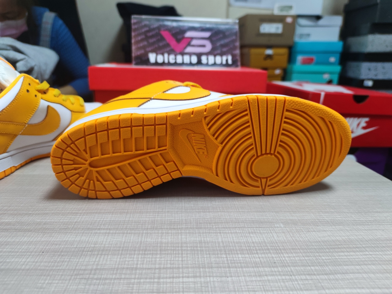 Dunk Low Laser Orange DD1503-800