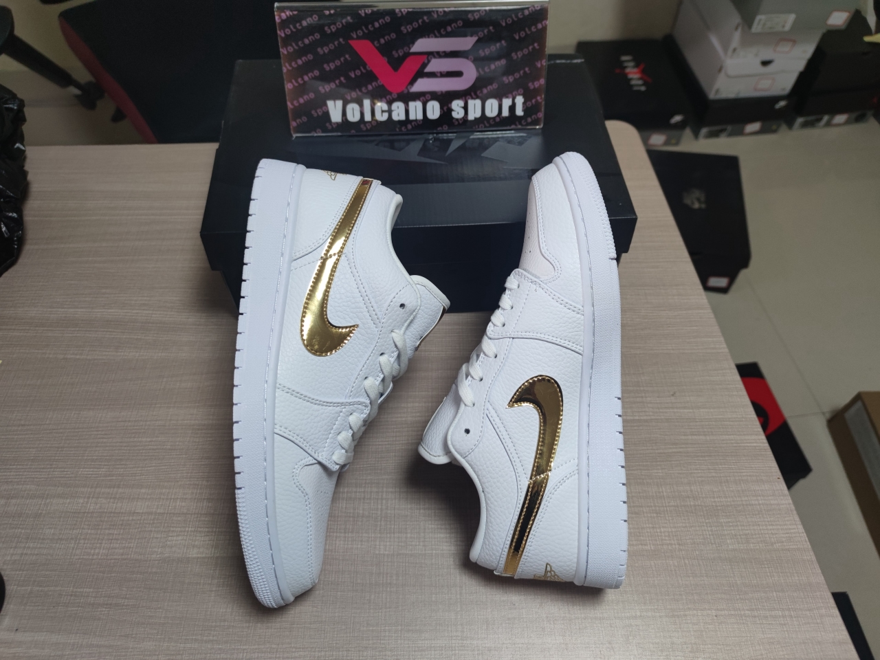 Jordan 1 Low White Metallic Gold CZ4776 100