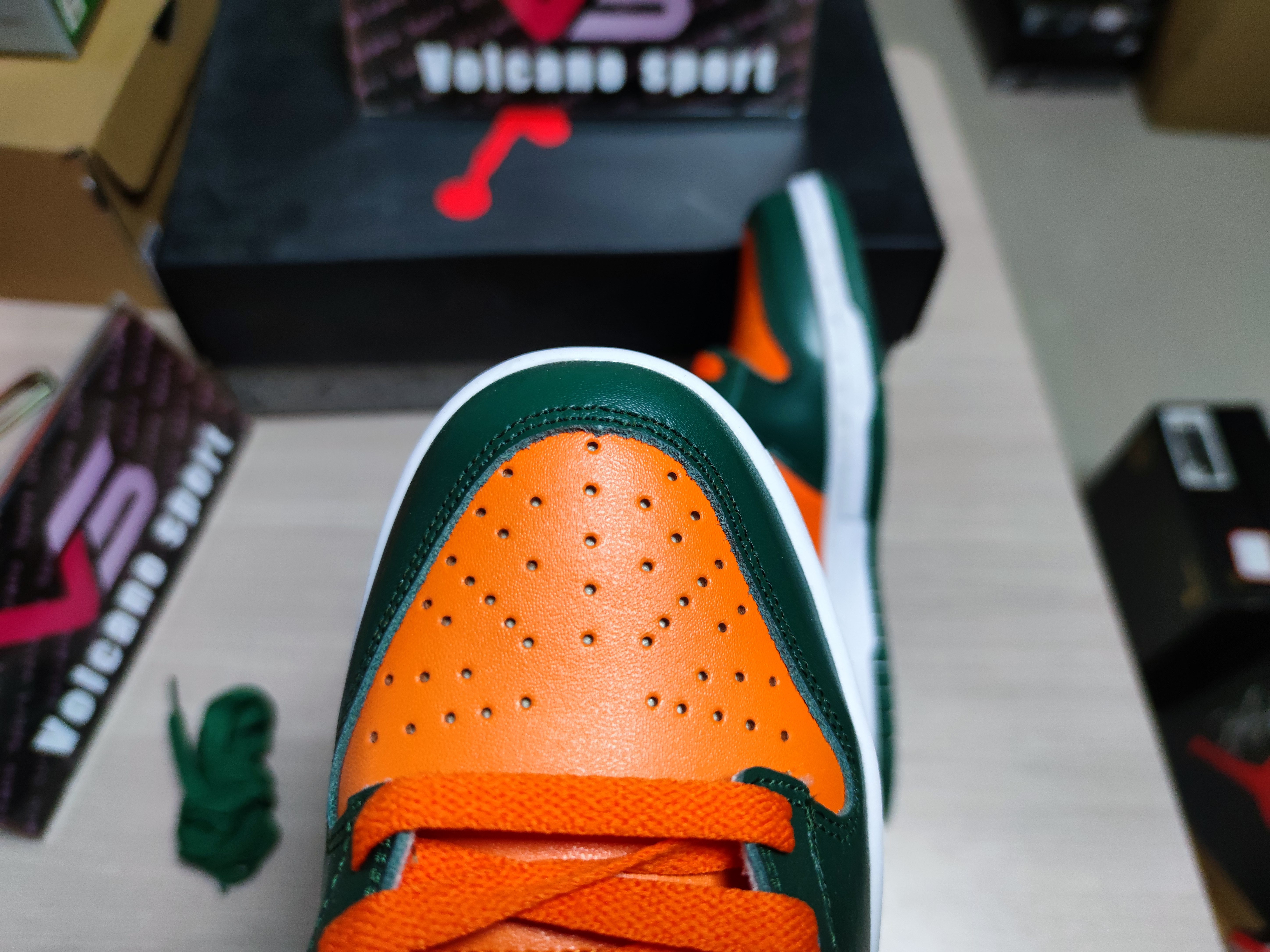 Dunk Low Retro Miami Hurricanes DD1391 300