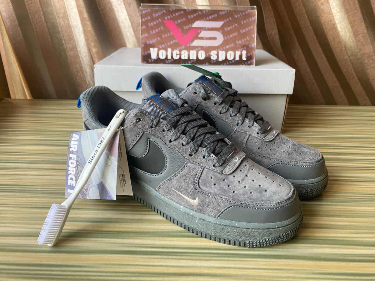 Nike Air Force 1 Low Cut Out Swoosh Smoke Grey DQ1097-001