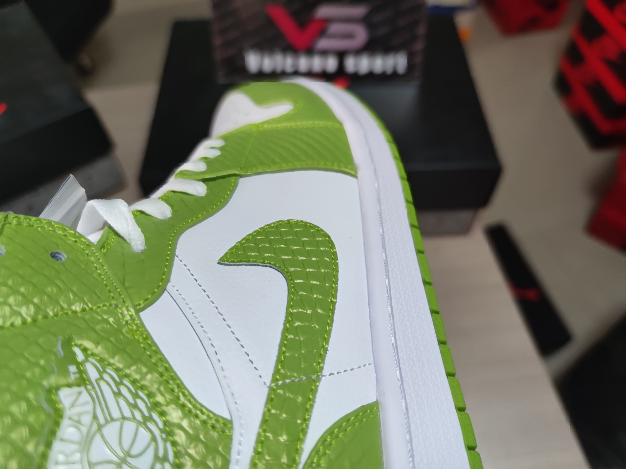 Jordan 1 Mid Green Python DV2959 113