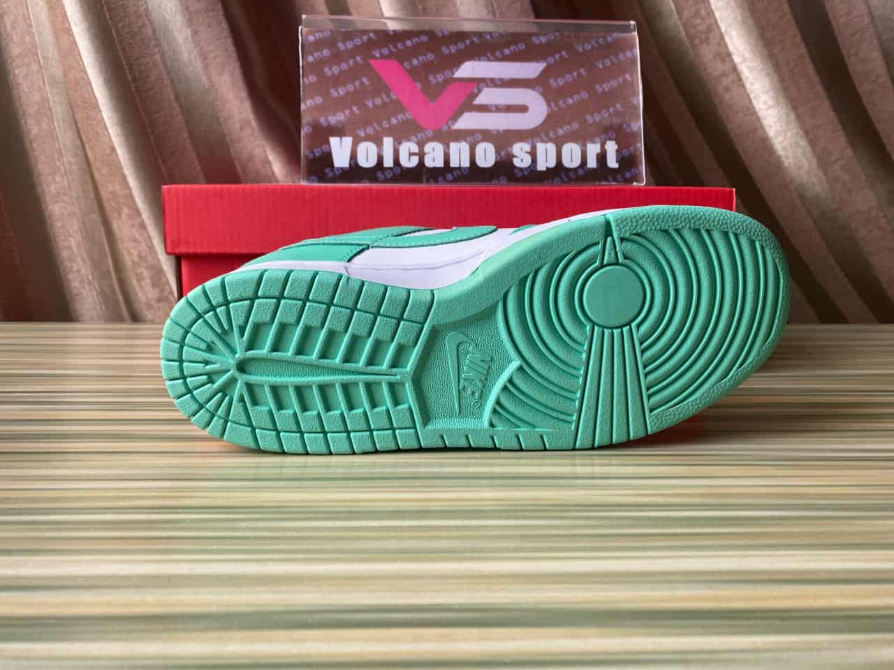 Nike Dunk Low Green Glow DD1503-105