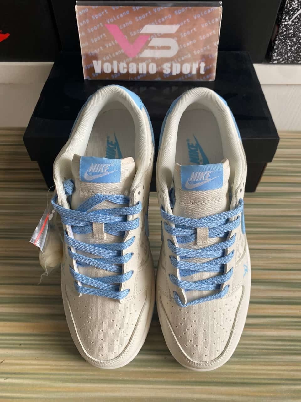 Dunk Low X LV Sky Blue Canvas XD1688-011