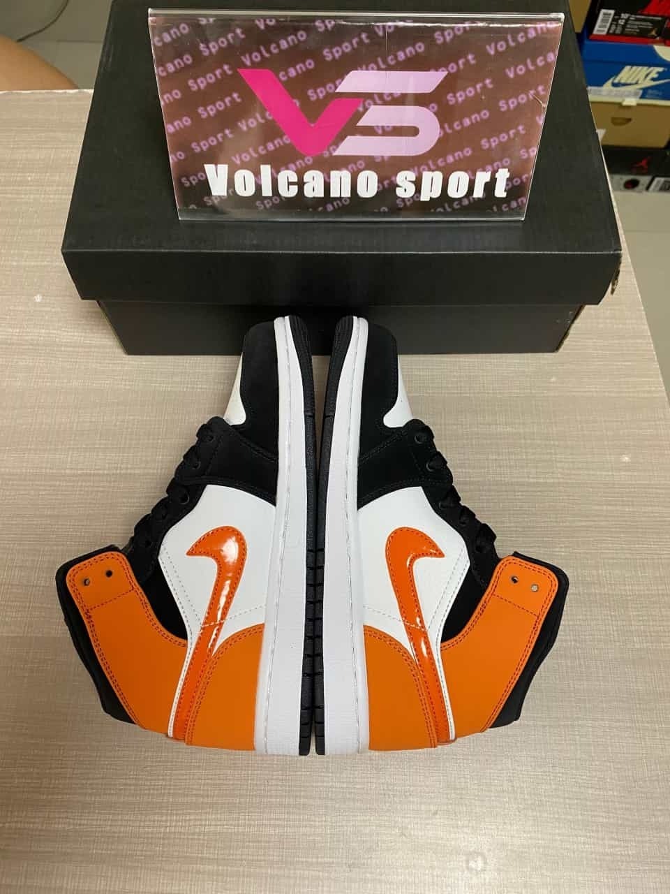 Jordan 1 Mid Shattered Backboard 554724-058
