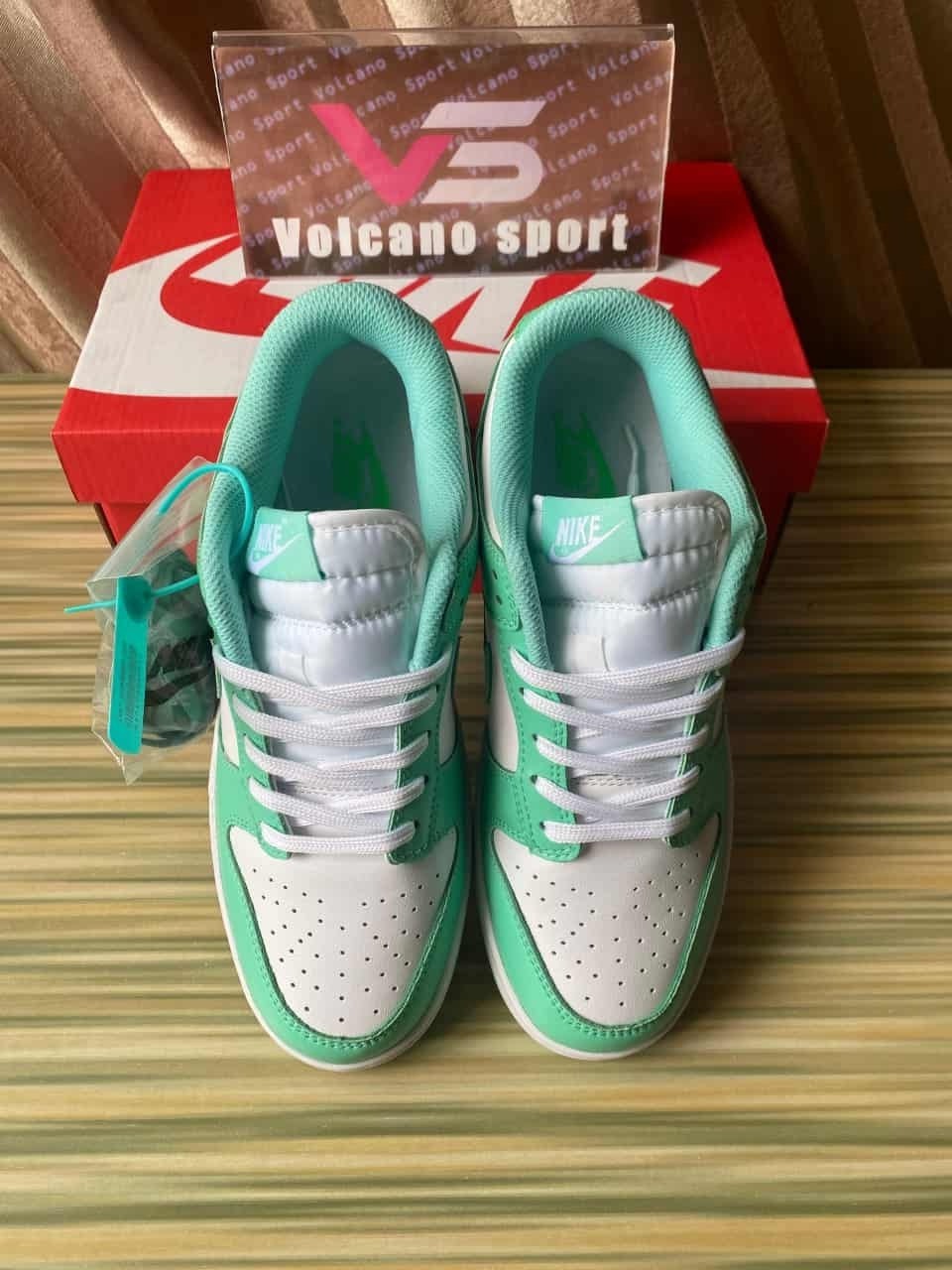 Nike Dunk Low Green Glow DD1503-105