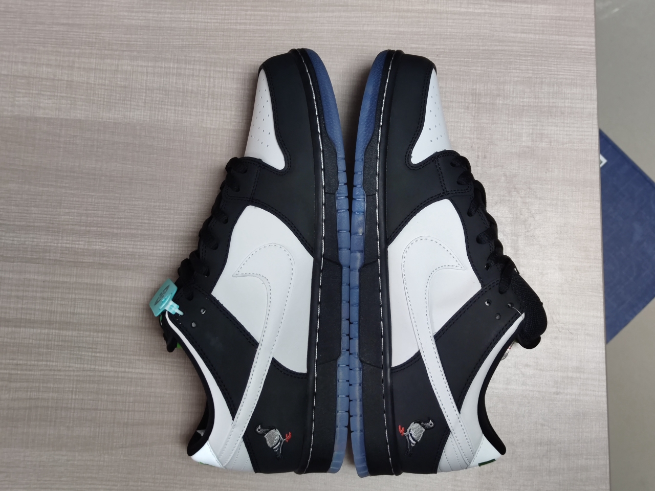 SB Dunk Low Staple Panda Pigeon BV1310 013