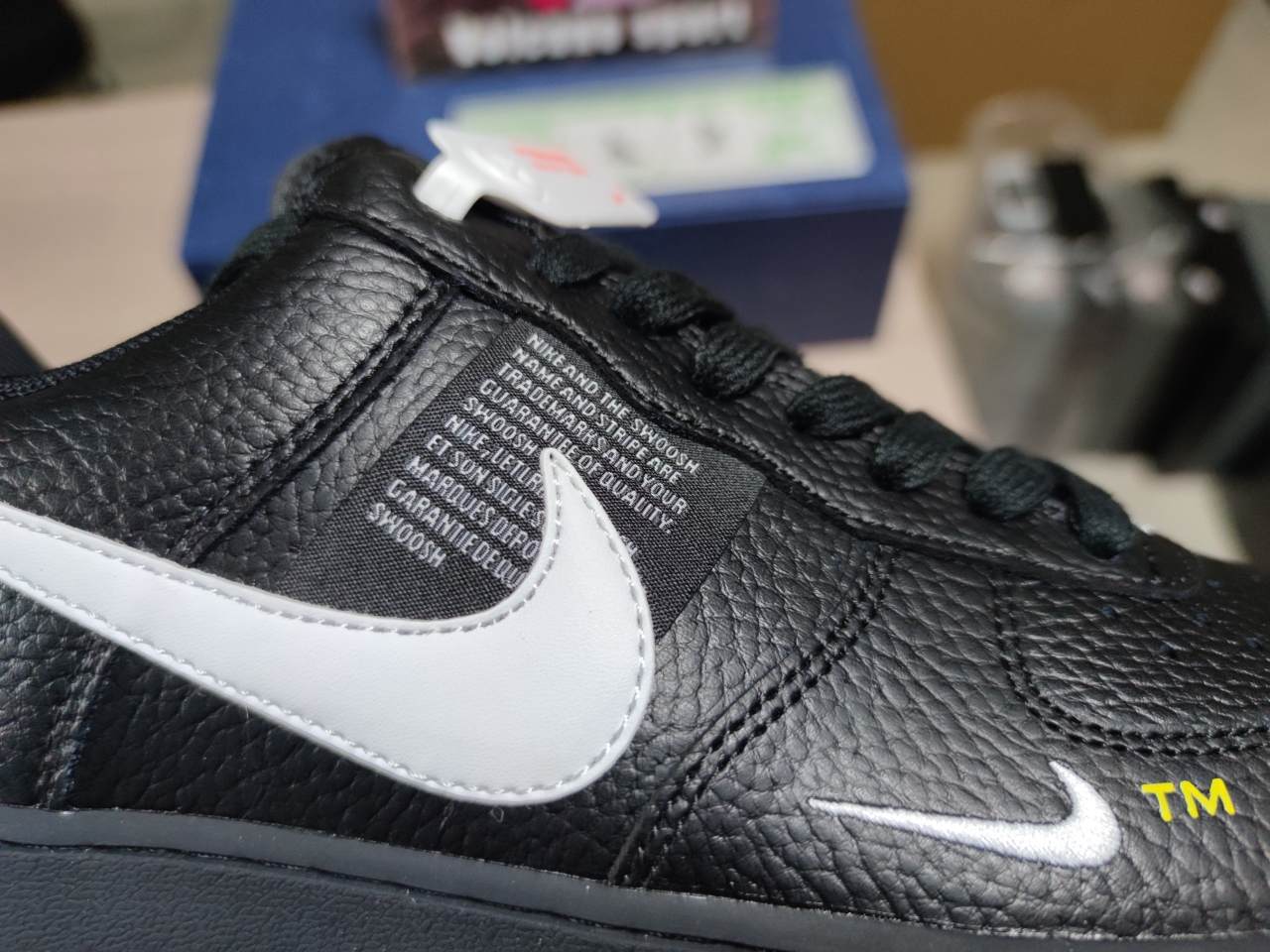 Air Force 1 Low Utility Black White AJ7747 001