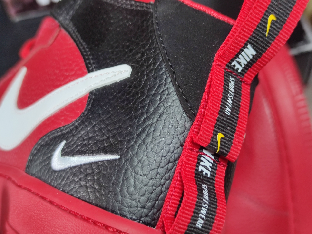 Air Force 1 Mid Utility University Red 804609-605