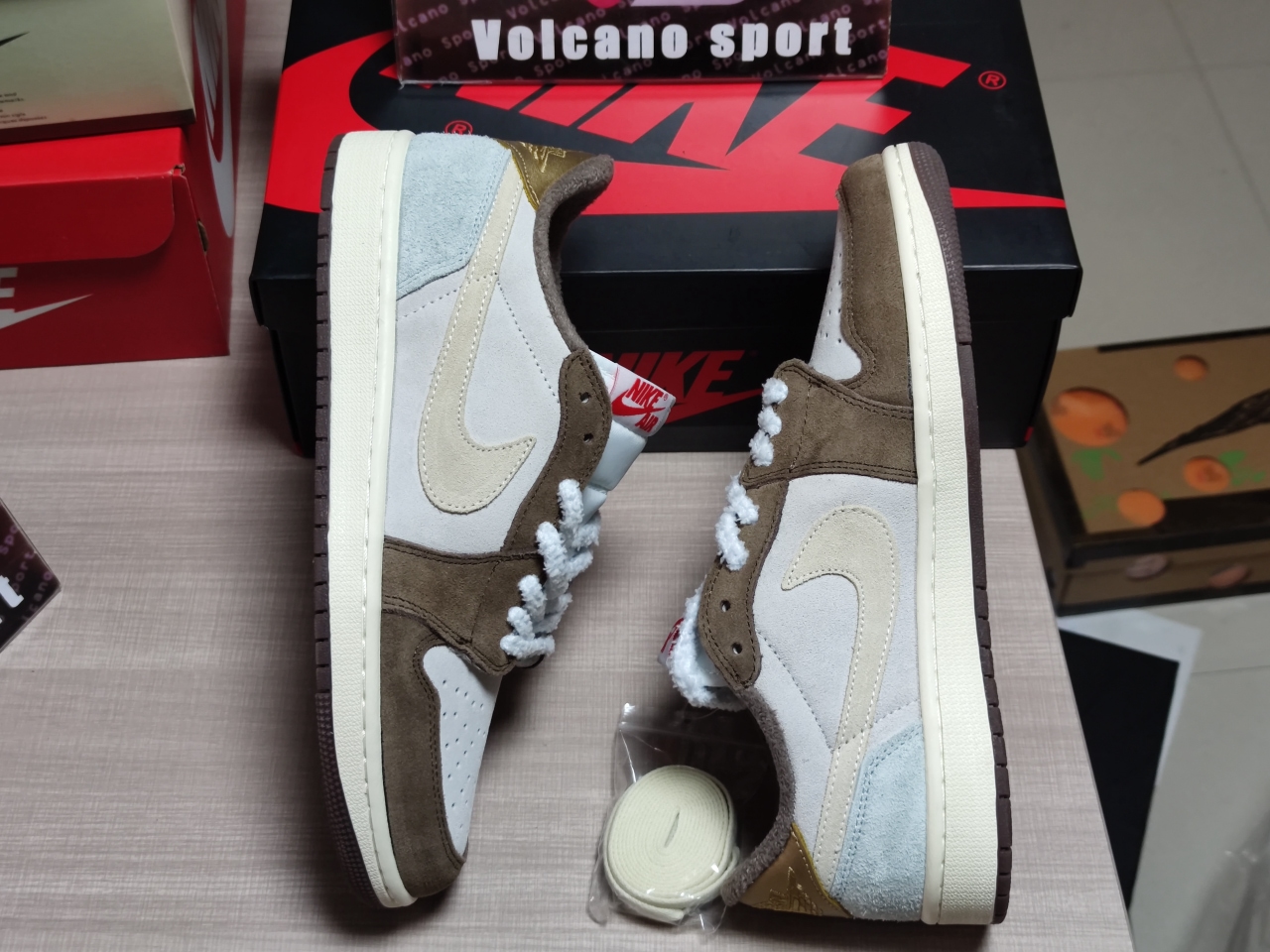 Jordan 1 Retro Low OG Year of the Rabbit DV1312 200