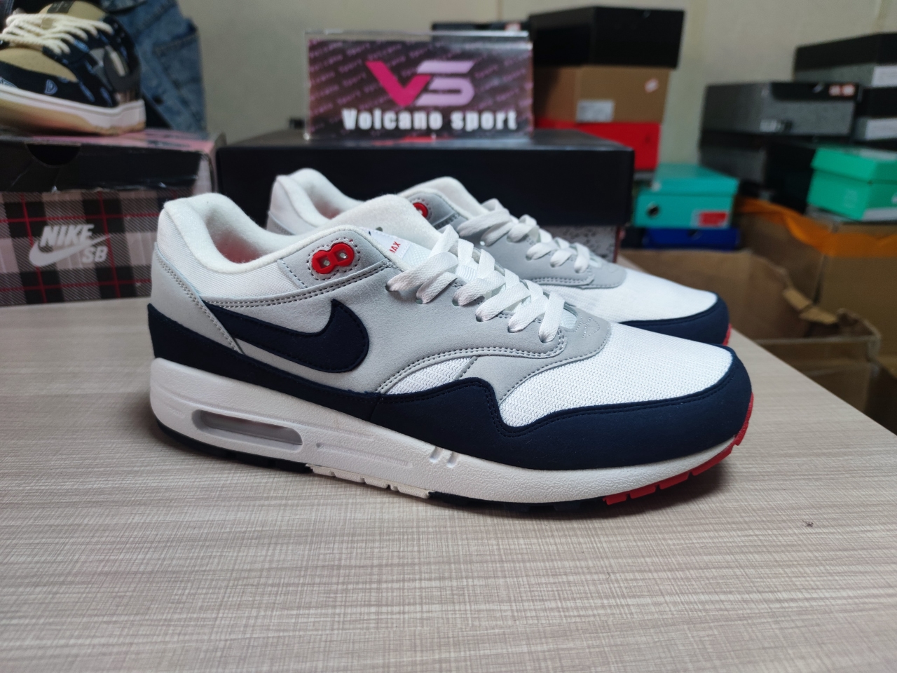 Air Max 1 Anniversary Obsidian 908375 104