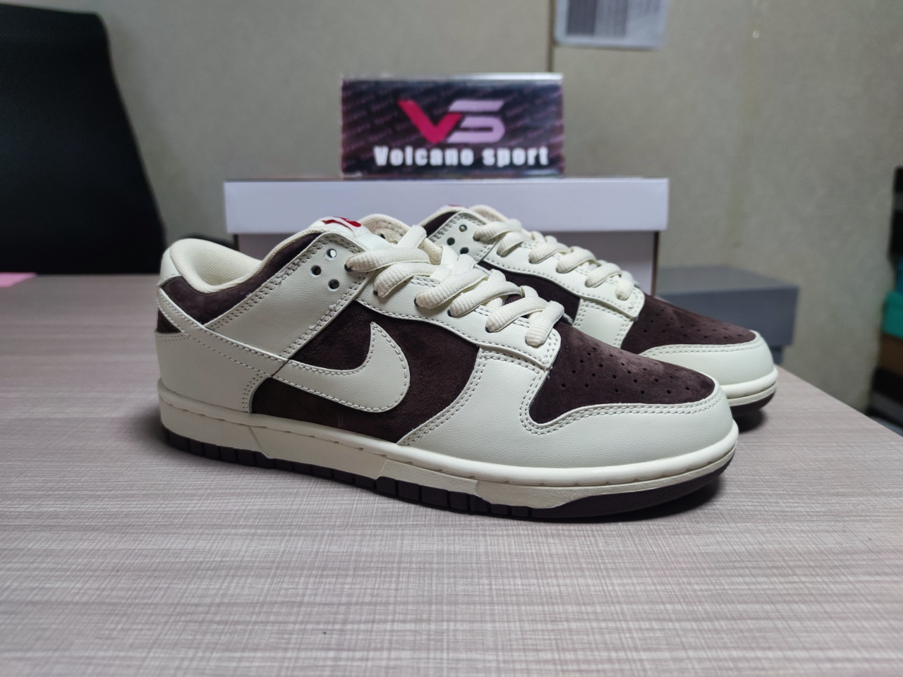 Dunk Low Beige Chocolate DN0068 226