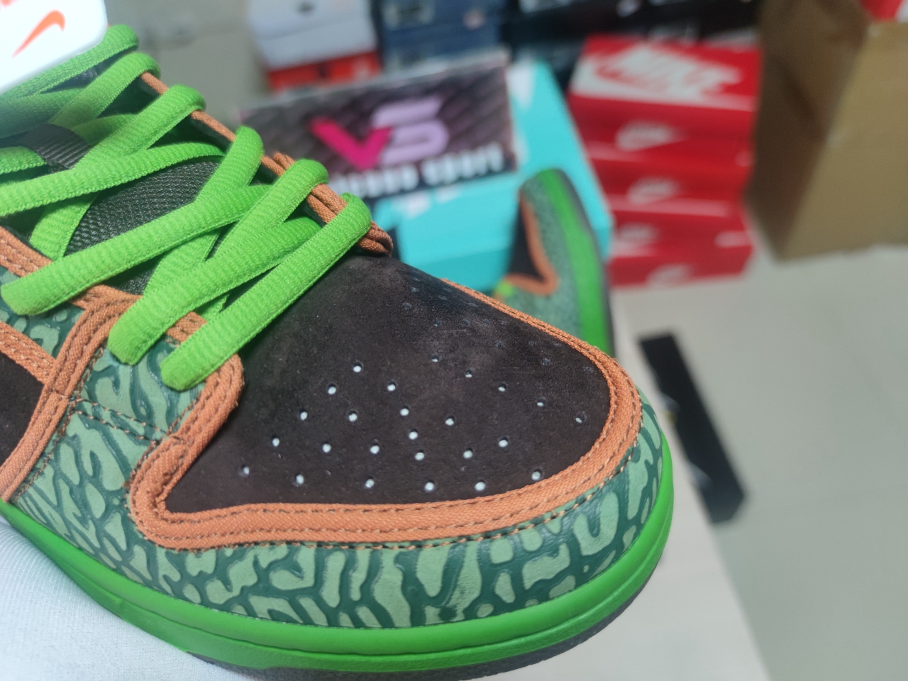 SB Dunk Low De La Soul 789841 332